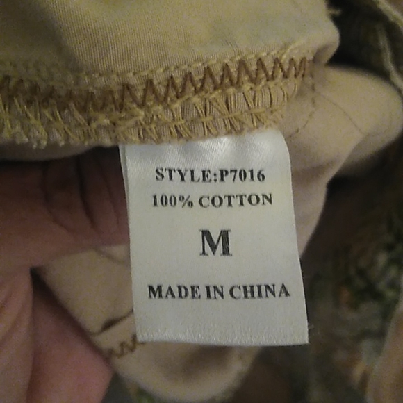 Miss Me khaki Capri's - Picture 7 of 7